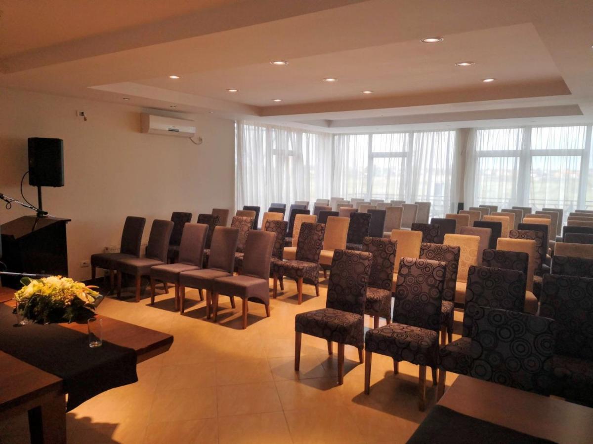 Hotel Euforia Lounge Sabac Ngoại thất bức ảnh